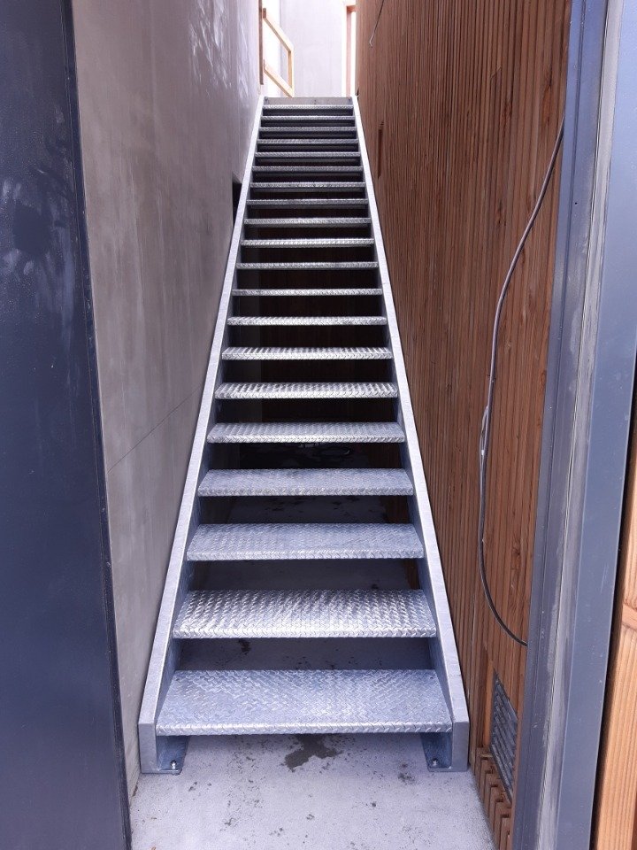 Escaliers métalliques